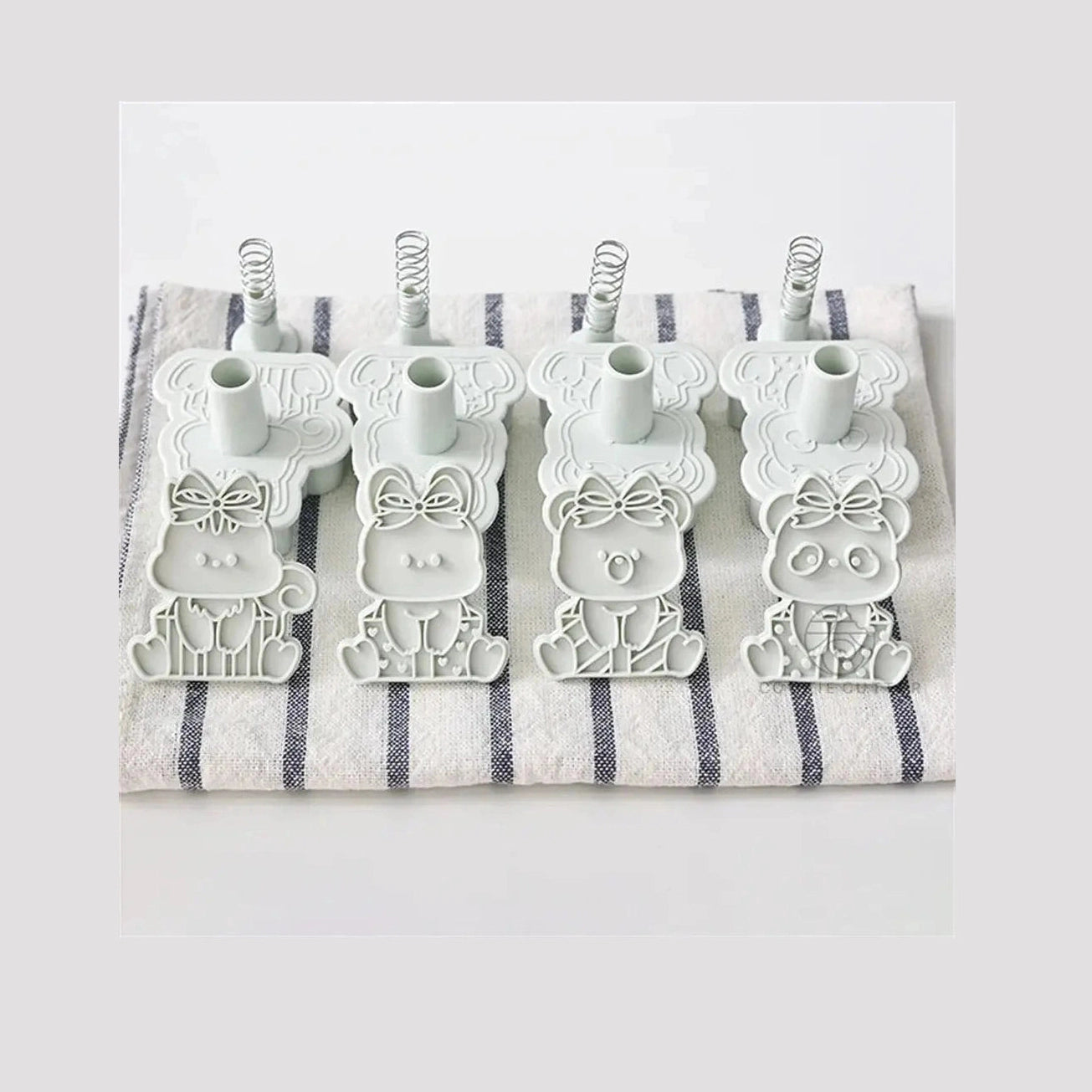 Animal Cookie Present Mold-Furever Adorable