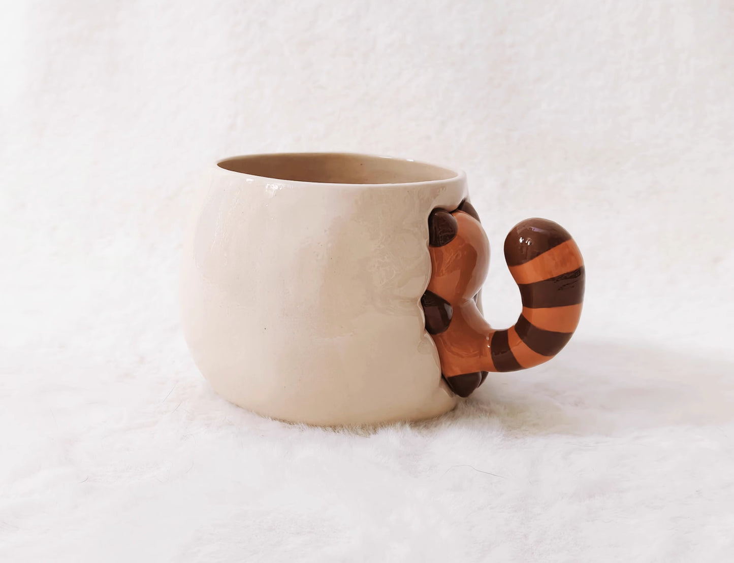 Paw-sitively Cute: Red Panda Hugging Ceramic Mug - Aesthetic & Giftable Coffee Buddy Furever Adorable