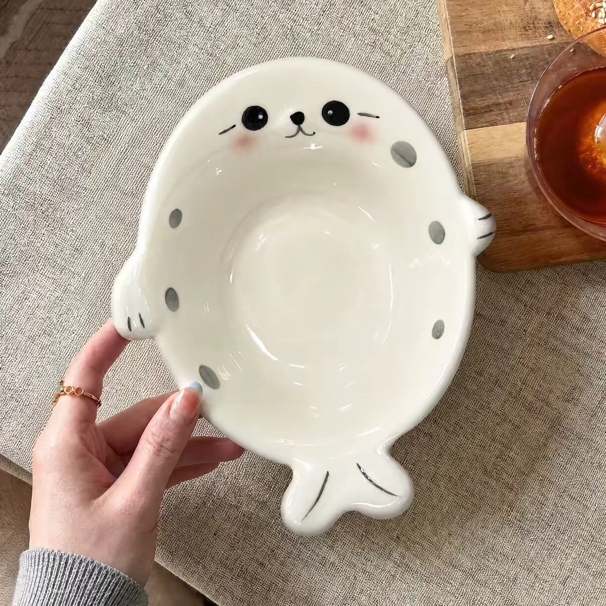 White Chubby Seal ceramic bowl